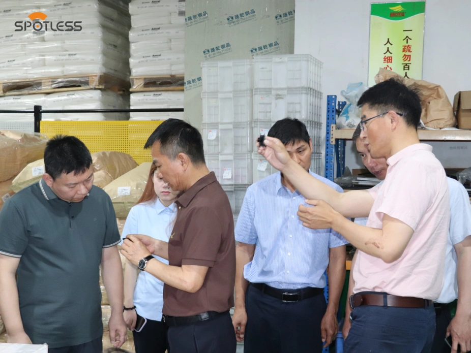 Visita de clientes a la fábrica de limpiaparabrisas IMPECABLE: un paso hacia un abastecimiento confiable